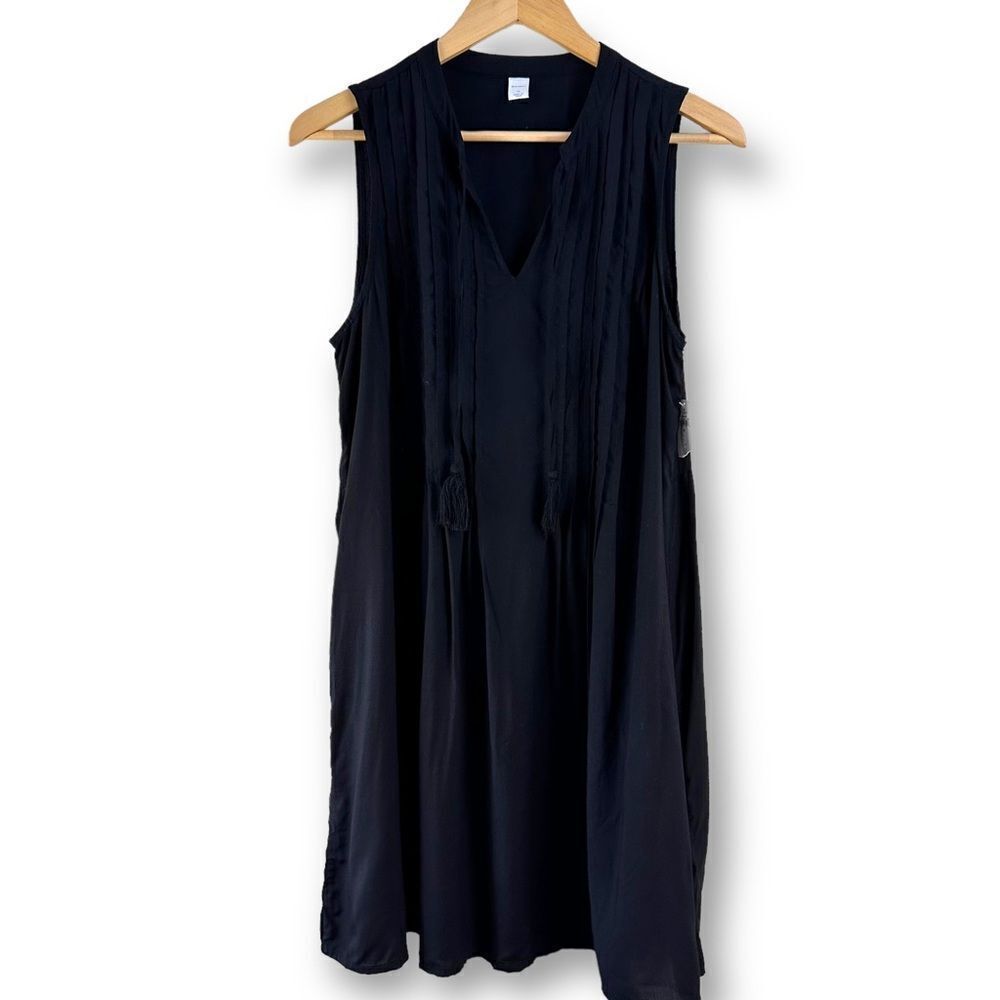 Old Navy black sleeveless boho dress NWT size M.